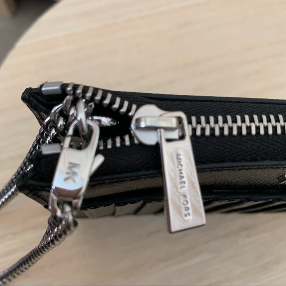 Michael Kors Card Wallet Black Leather Silver Chain Wristlet - Picture 4 of 5